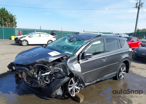 2017 Toyota Rav4 Xle из США, поврежденный, VIN JTMRFREVXHJ113152